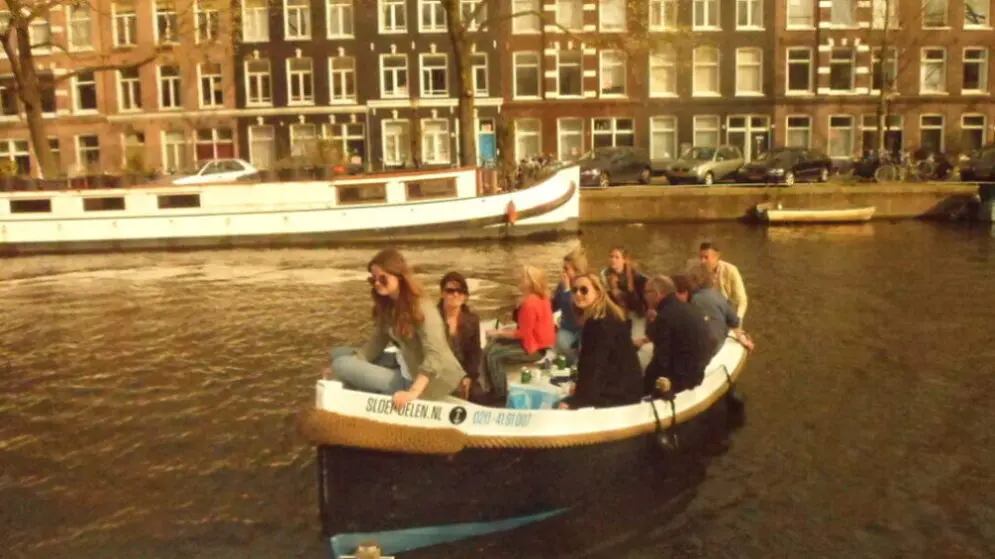 Zelf varen in Amsterdam? Wij delen onze tips!