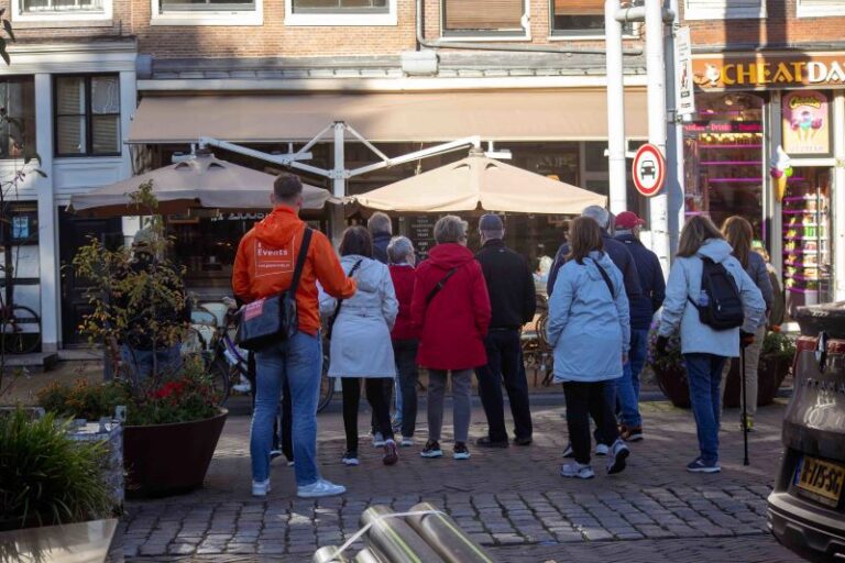 Walking & Floating Lunch