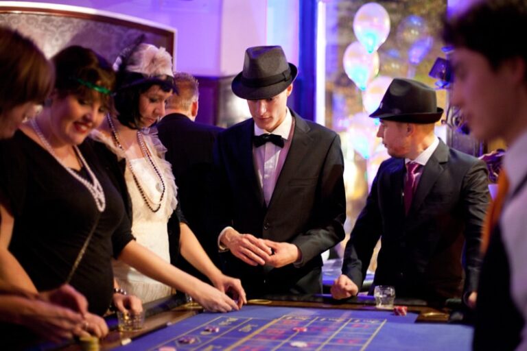 James Bond Party Amsterdam 007 themafeest • Puur* Amsterdam