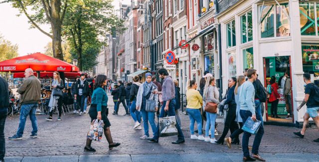 Winkelen Op Zondag In Amsterdam